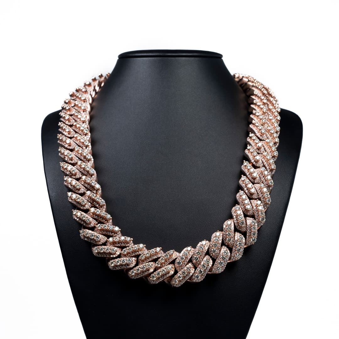 24mm Miami Raised Diamond Pointer Chain